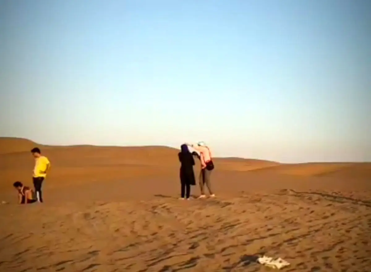 روستایی که ممکن است زیر تپه‌های شنی دفن شود اما مقصد محبوب گردشگران است