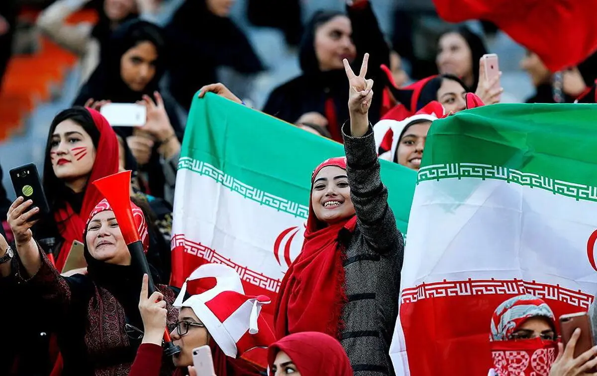 شورو شوق زنان هوادار بانوان پیش از شروع بازی