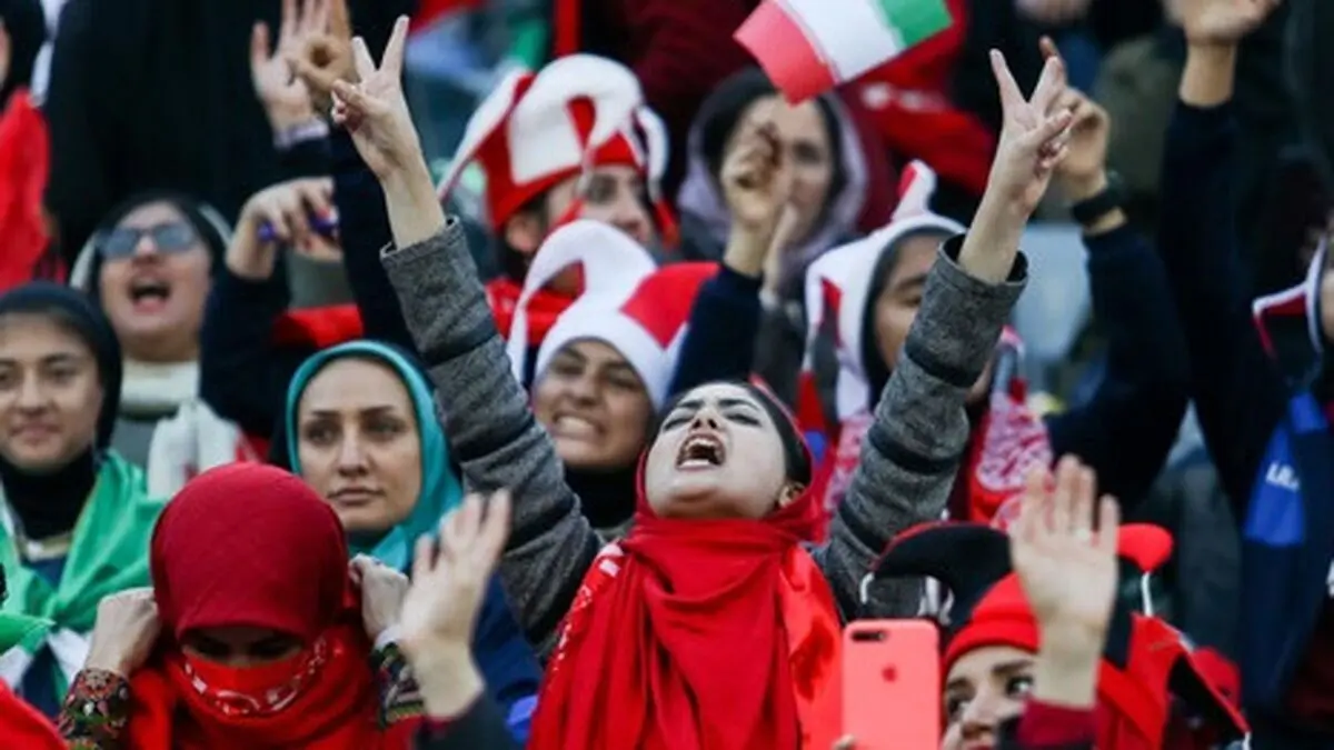 زنان در آزادی / دلیل آزاد شدن ورود بانوان به ورزشگاه ها چه بود؛ دولت، فیفا یا دختر آبی؟