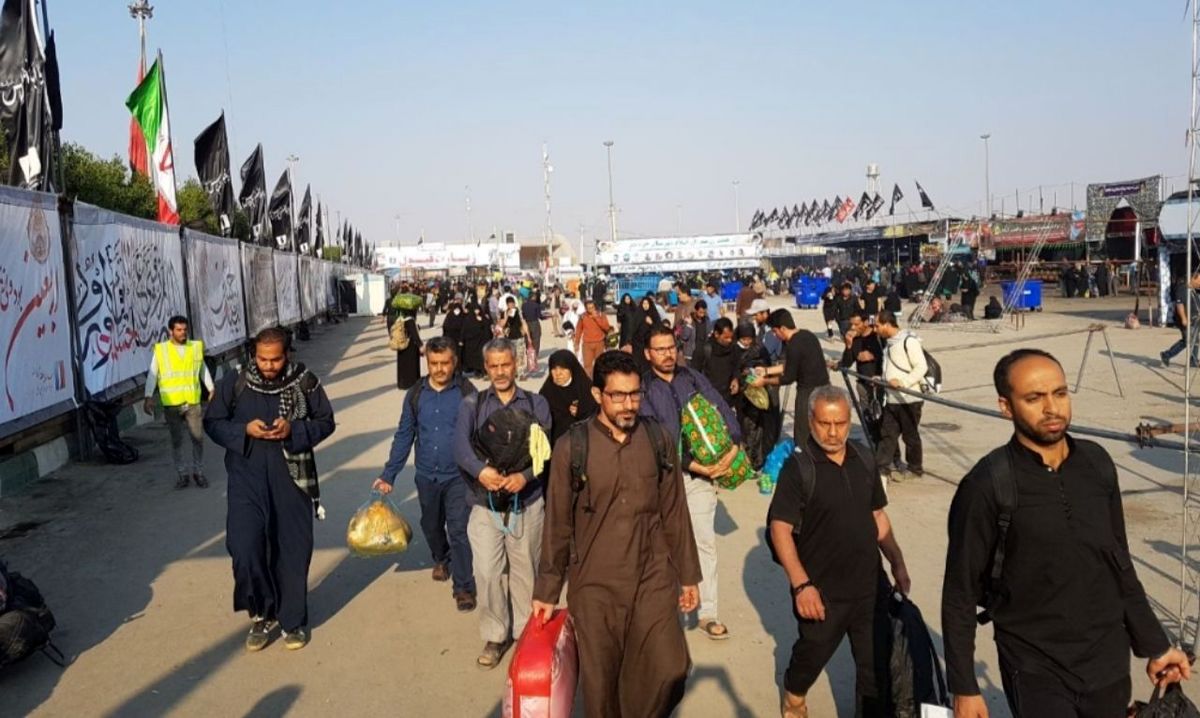 کمبود آب بسته‌بندی در مرزهای خوزستان / ستاد اربعین: مردم نذر آب کنند