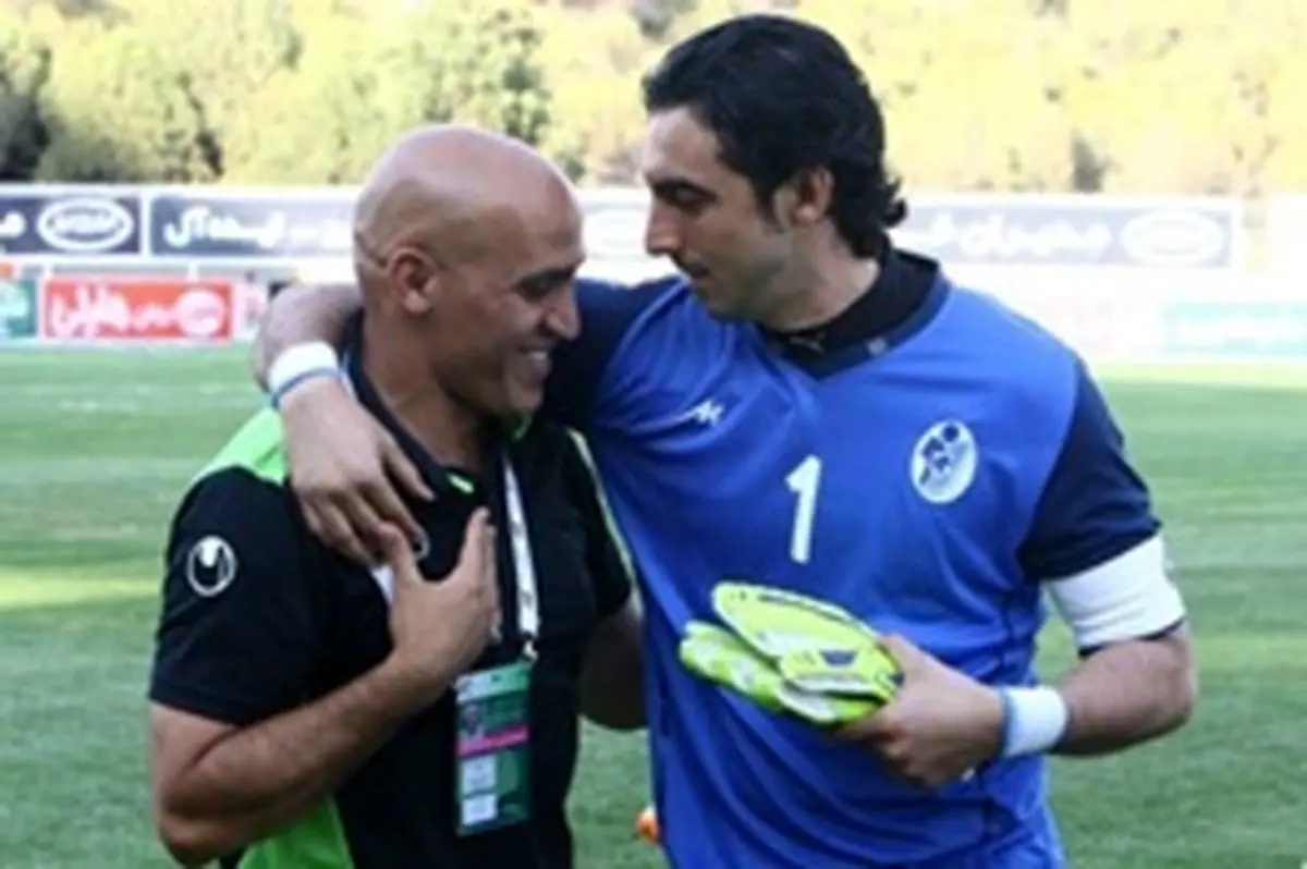 شوخی ابرام چرخی وسط تمرین استقلال با مهدی رحمتی!