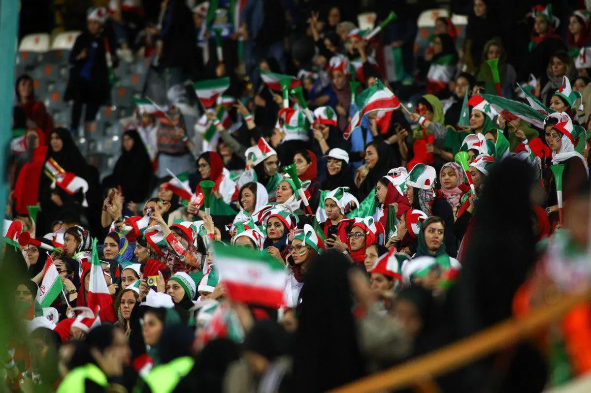 خداداد عزیزی: ورود بانوان در اثر فشار فیفا بود