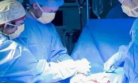 کدام روش عمل زیبایی بینی کم‌خطرتر است؟