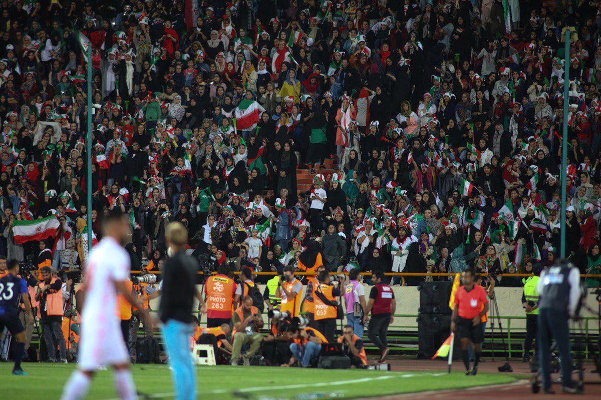 سلطانی‌فر: حضور بانوان در استادیوم‌ها ادامه دارد