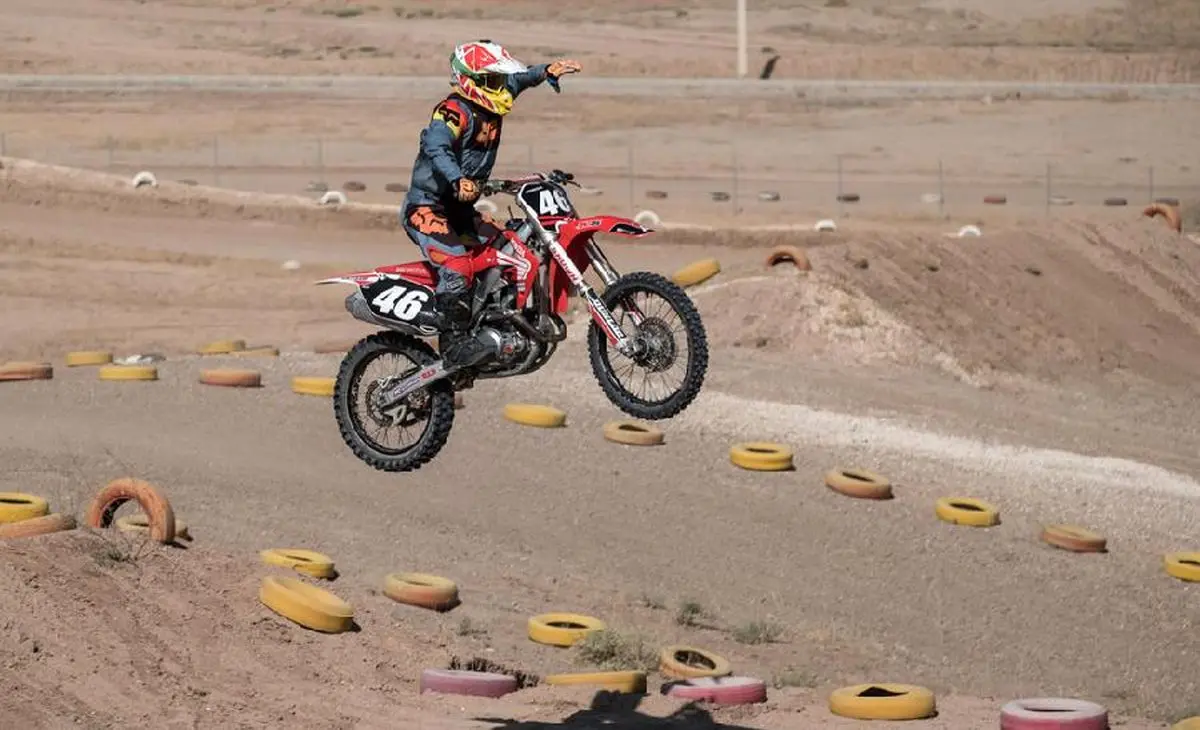 اولین دوره مسابقات موتور کراس زنان + عکس