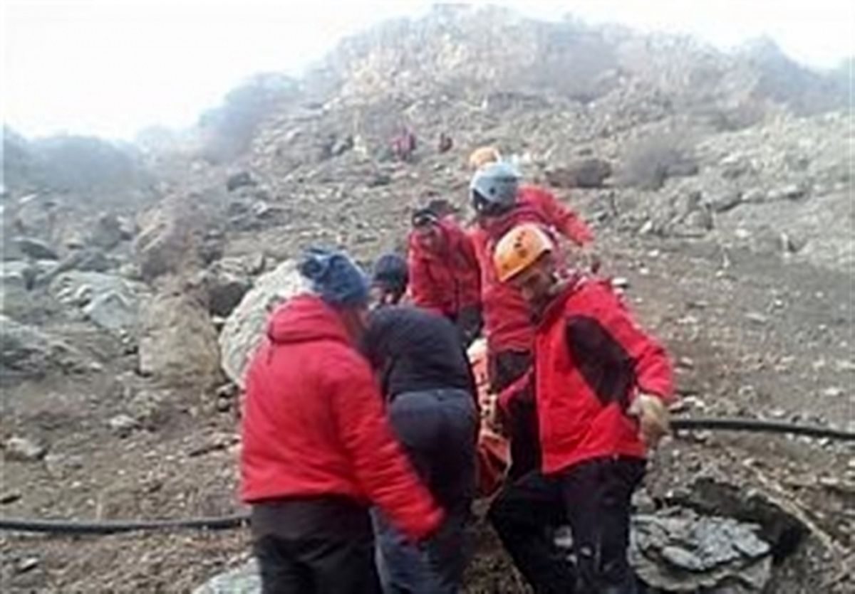 مرگ کوهنورد جوان بر اثر سقوط از کوه در لادر خمینی‌‌شهر + فیلم سقوط