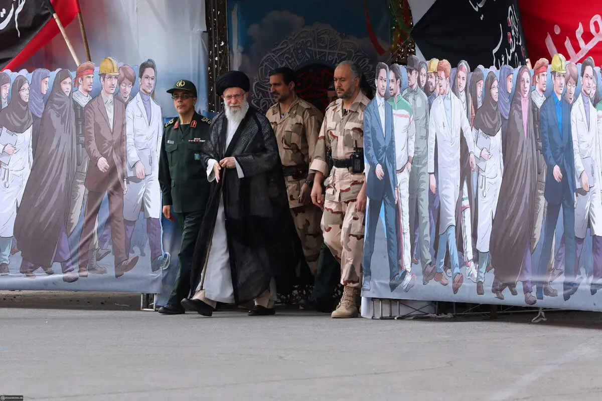 گزارش تصویری حضور رهبر انقلاب در مراسم دانش‌آموختگی دانشجویان دانشگاه امام حسین (ع)