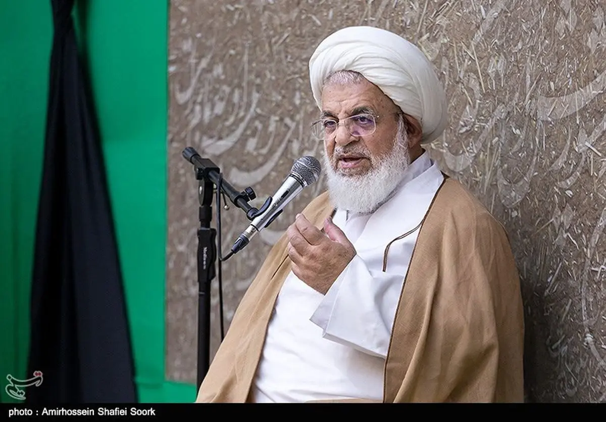 انتقاد امام جمعه یزد از کیفیت پایین برخی خودروهای داخلی