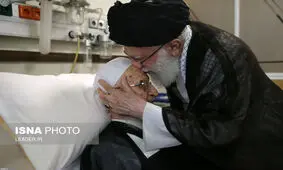 عیادت رهبر انقلاب اسلامی از حضرت آیت الله مکارم شیرازی+ عکس