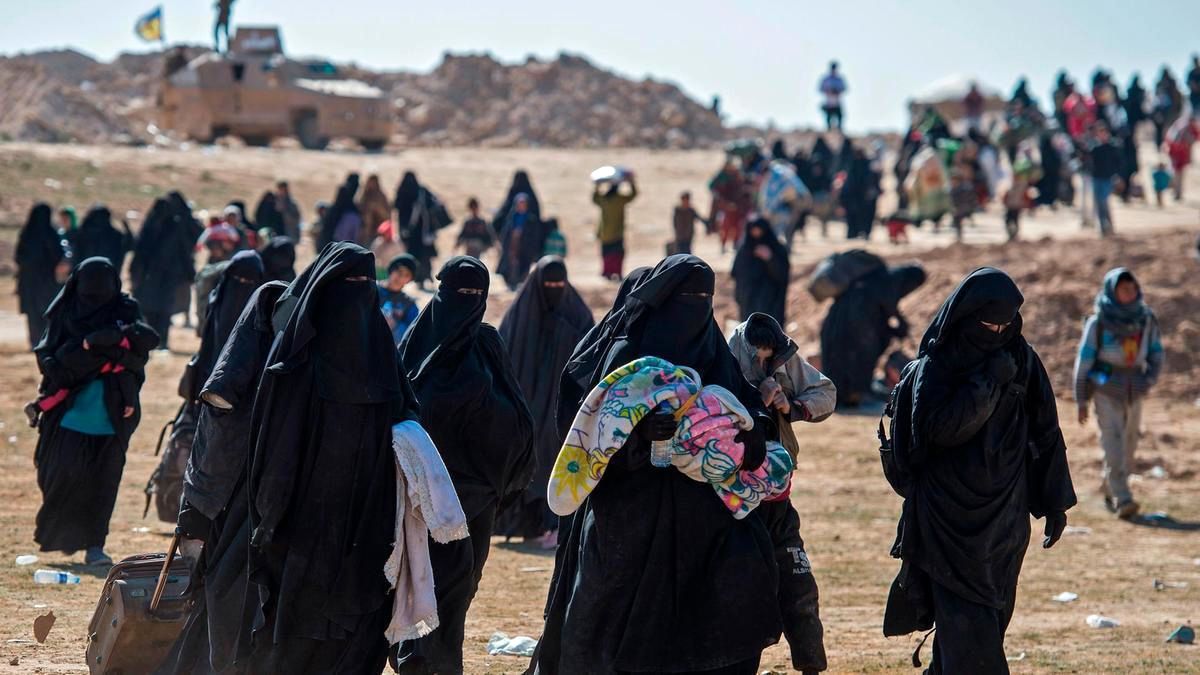 آیا جنگ سوریه باعث بازگشت داعش می‌شود؟ / داستان زنان خطرناک داعش و پرچم‌های سیاه برافراشته شده در مناطق شمالی