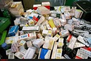 مستندات قاچاق دارو به کمیسیون ارجاع شود، پیگیری می‌کنیم