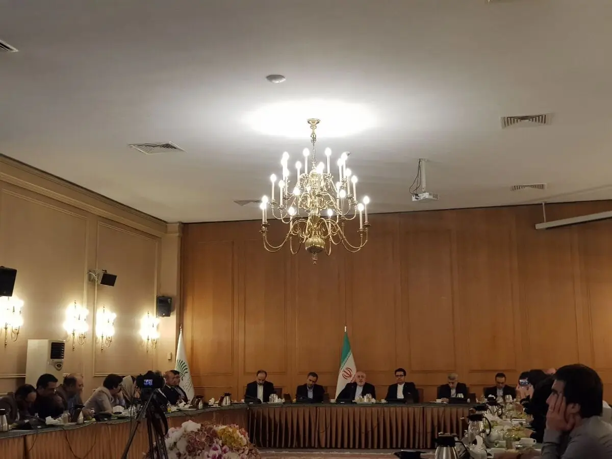 اگر می‌خواستم برند ظریف را حفظ کنم، برنده صلح نوبل بودم / نباید از جیب مردم هزینه بدهیم / جان کری پاسوز من شد! / دوست داشتید دختر اوباما را گروگان بگیرم؟!