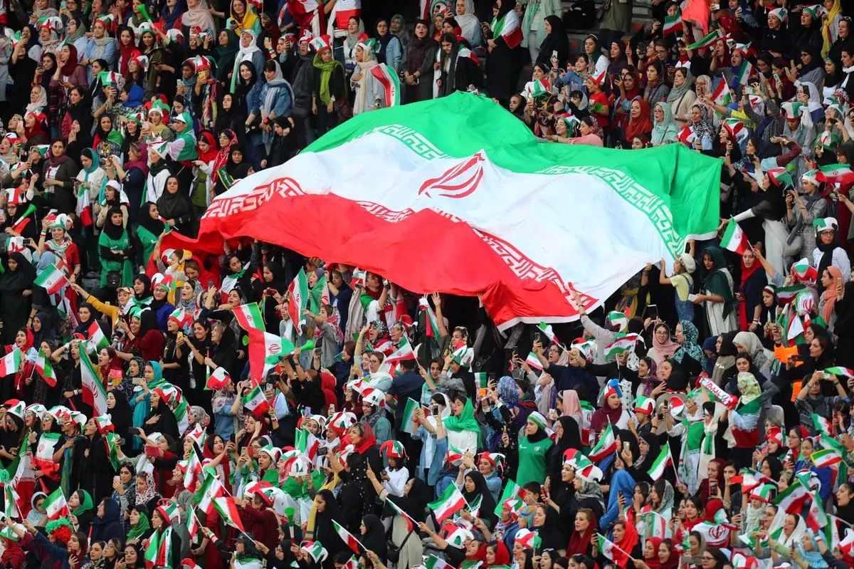 سرود ملی و حرکت توهین‌آمیز تماشاگران بحرینی