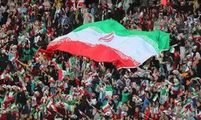 سرود ملی و حرکت توهین‌آمیز تماشاگران بحرینی
