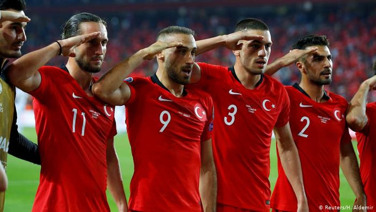 ترکش‌های جنگ ترکیه به فوتبال هم رسید!