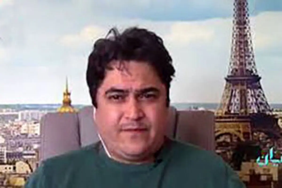 روح‌الله زم در فرانسه پناهنده بود