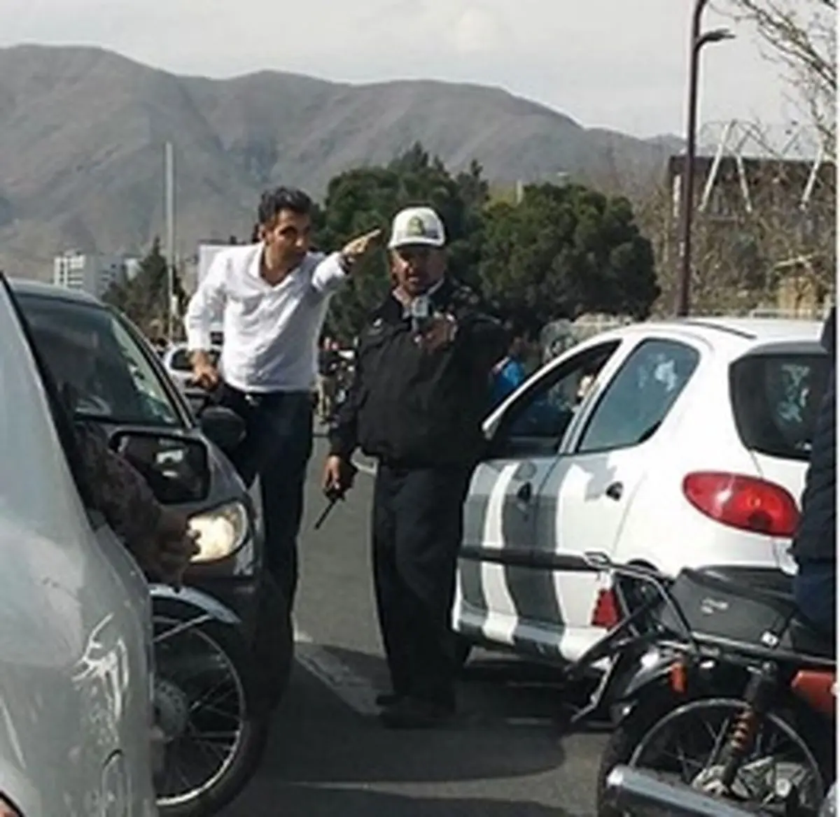 این ۱۳ روایت زشت از ورزش در می‌شود؟/ از دکتر عادل فردوسی‌پور تا دکتر احمدی‌نژاد؛ همه در لیست بدها!