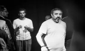 حسن معجونی سه‌گانه «آشپزخانه» را روی صحنه می‌برد