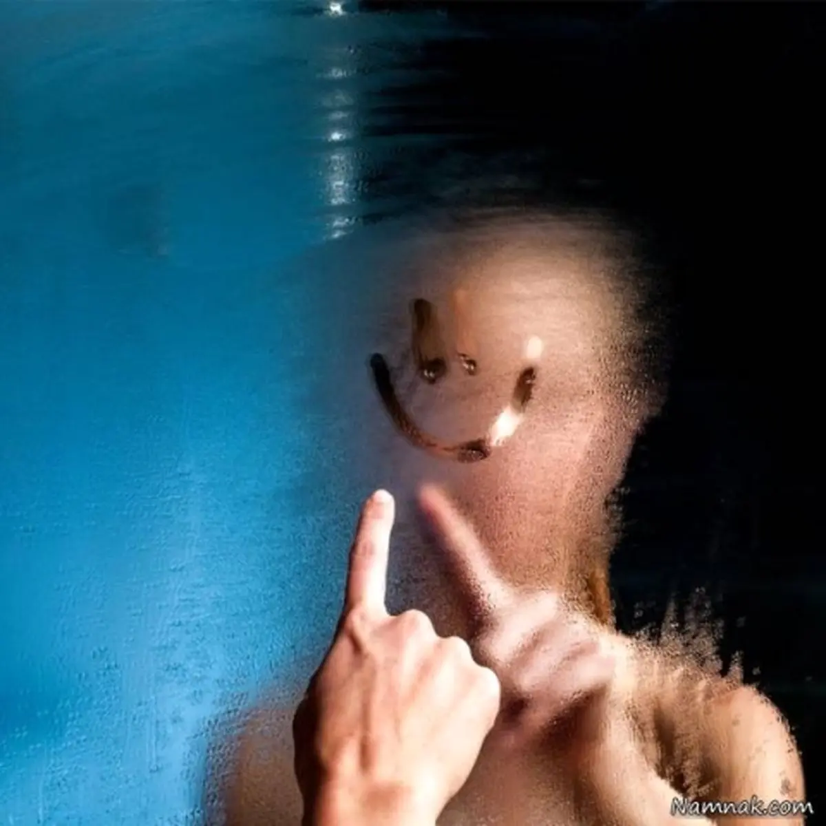 چند ترفند برای جلوگیری از بخار گرفتن آینه حمام