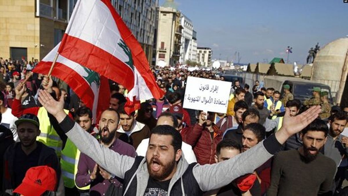 رسانه لبنانی: معترضان درصدد ورود به کاخ ریاست جمهوری هستند