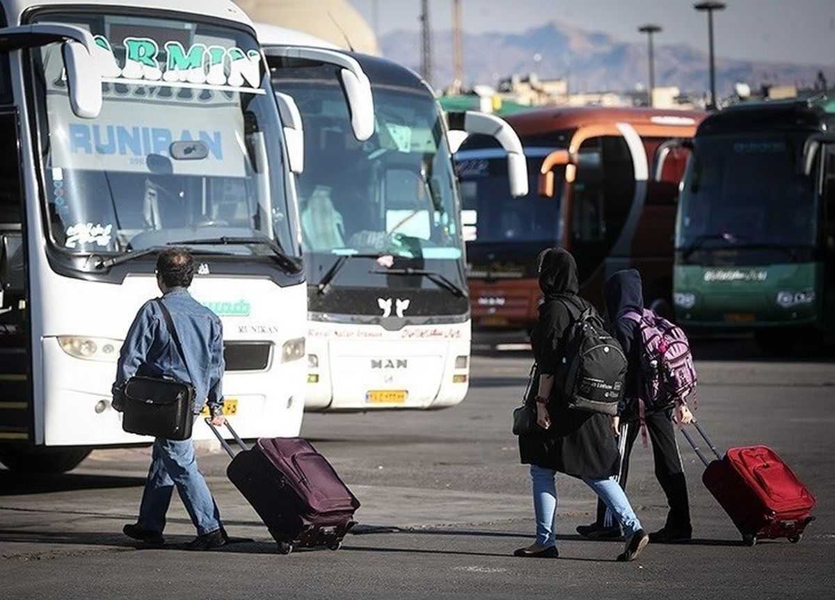 پای دلالان به پرواز‌های برگشت اربعین باز شد/ فقدان بلیت اتوبوس بازگشت زائران از مهران در سایت‌ها