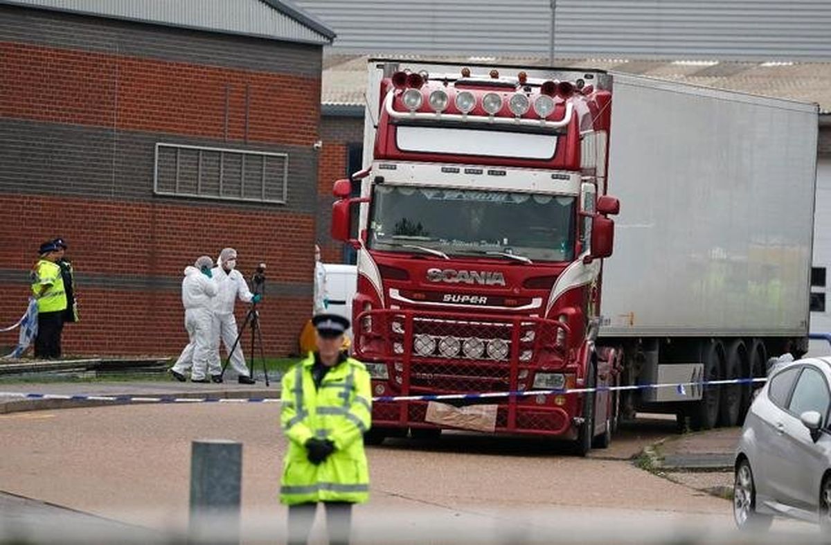 دستگیری ۴ مظنون در رابطه با کشف ۳۹ جسد داخل کامیون در انگلیس