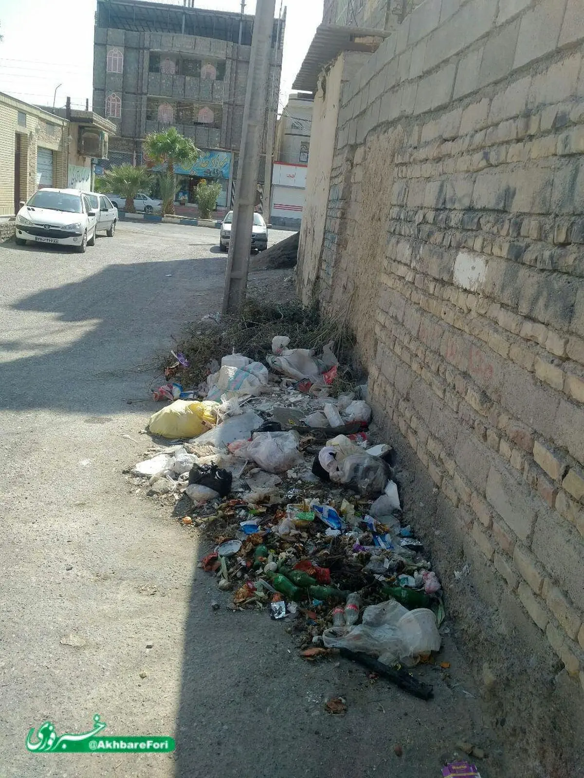 دپوی زباله جنب درمانگاهی در زابل+ عکس