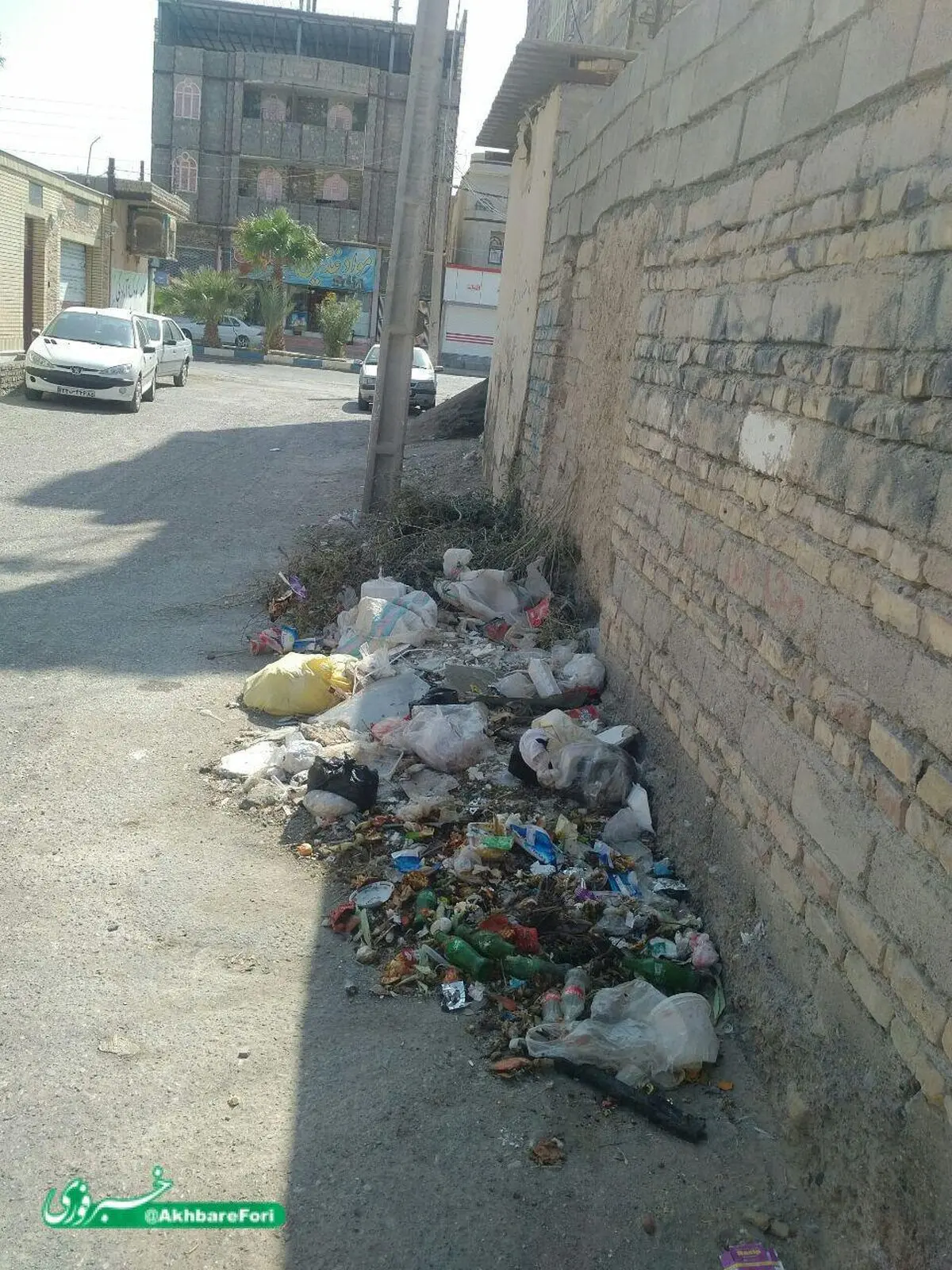 دپوی زباله جنب درمانگاهی در زابل+ عکس