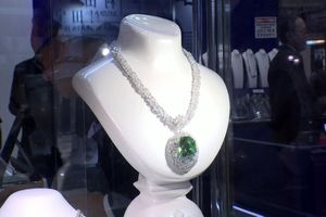 الماس یک میلیون و هشتصد هزار دلاری به سرقت رفت