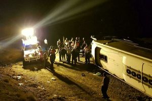 واژگونی اتوبوس در اتوبان کرج به قزوین ۱۱ مجروح برجای گذاشت