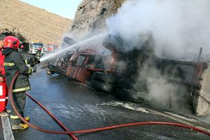 آتش سوزی تانکر سوخت در جاده مشهد به کلات یک کشته برجای گذاشت