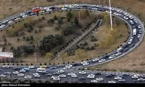 ریزش کوه در شمال تهران یک جاده کوهستانی را بست
