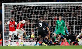 سوکراتیس: VAR فقط به ضرر آرسنال است