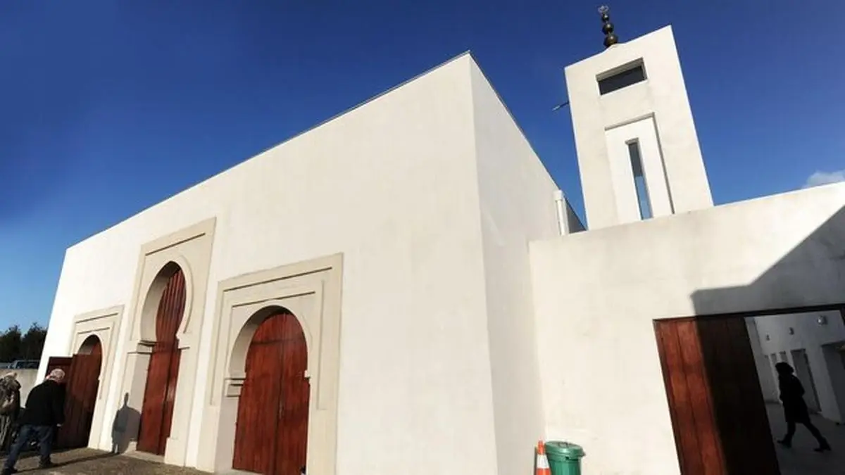 ماکرون به حمایت از مسلمانان فرانسه متعهد شد