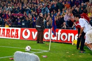 فیگو: خشم هواداران بارسلونا به نفعم شد