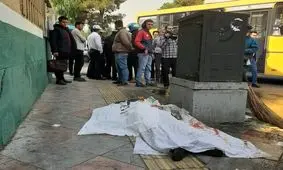 برخورد مرگبار چرخ رها شده کامیون با عابر پیاده