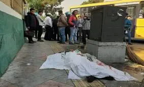 برخورد مرگبار چرخ رها شده کامیون با عابر پیاده