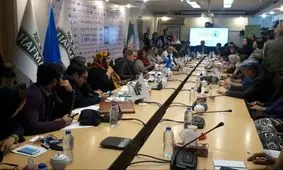 حراج نقاشی کودکان پناهنده برای تامین غذا