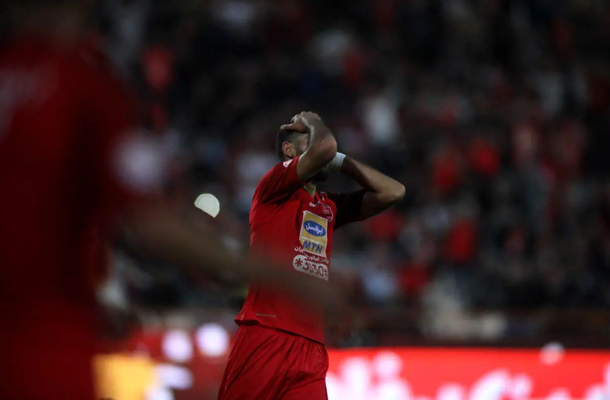 برخورد تند کالدرون با علیپور در رختکن