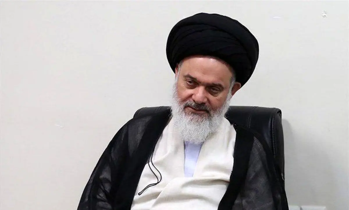آیت‌الله حسینی‌بوشهری در بیمارستان بستری شد