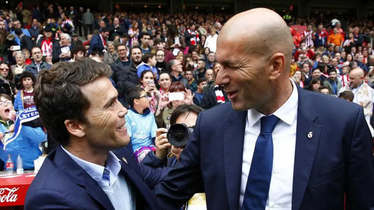 توجیه زیدان در مورد تعویض عجیب بنزما