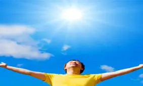 پسوریازیس دارید؟ ۵ دقیقه در بهار، آفتاب بگیرید!