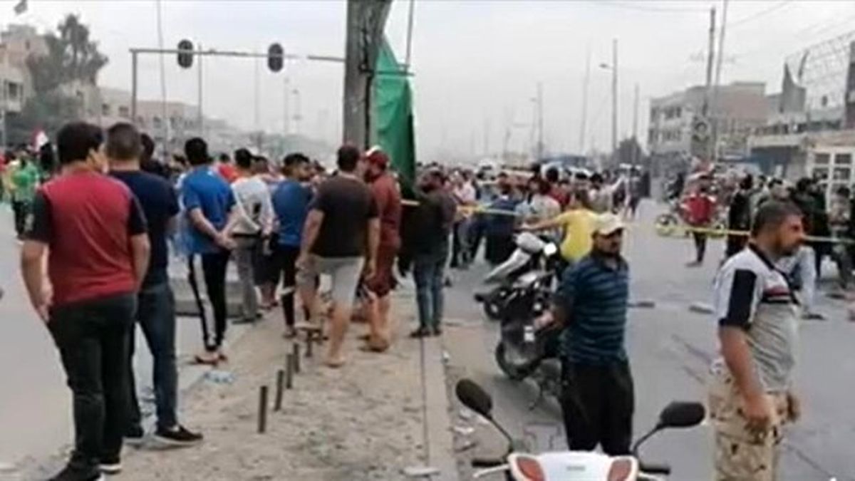 تظاهرکنندگان اکثر خیابانهای بغداد را بستند/ بسته شدن راهها و پلها با شروع نافرمانی مدنی