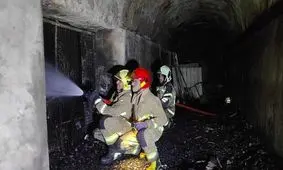 مهار آتش‌سوزی گسترده انبار در محمودیه / تلاش ۸ ساعته آتش‌نشانان