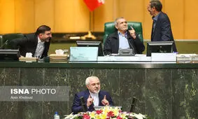 ظریف: دامن نظام از پولشویی پاک است / ابطحی: انتظار نداشتیم با توپ پُر به مجلس بیایید