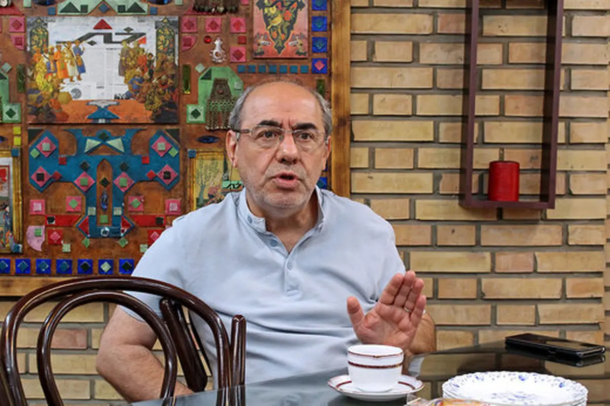 ماجرای مخالفت احمدی‌نژاد و ضرغامی با تسخیر سفارت آمریکا/رفاقت‌ها و همنشینی‌ها در سفارتخانه‌ای که شبیه دخمه بود