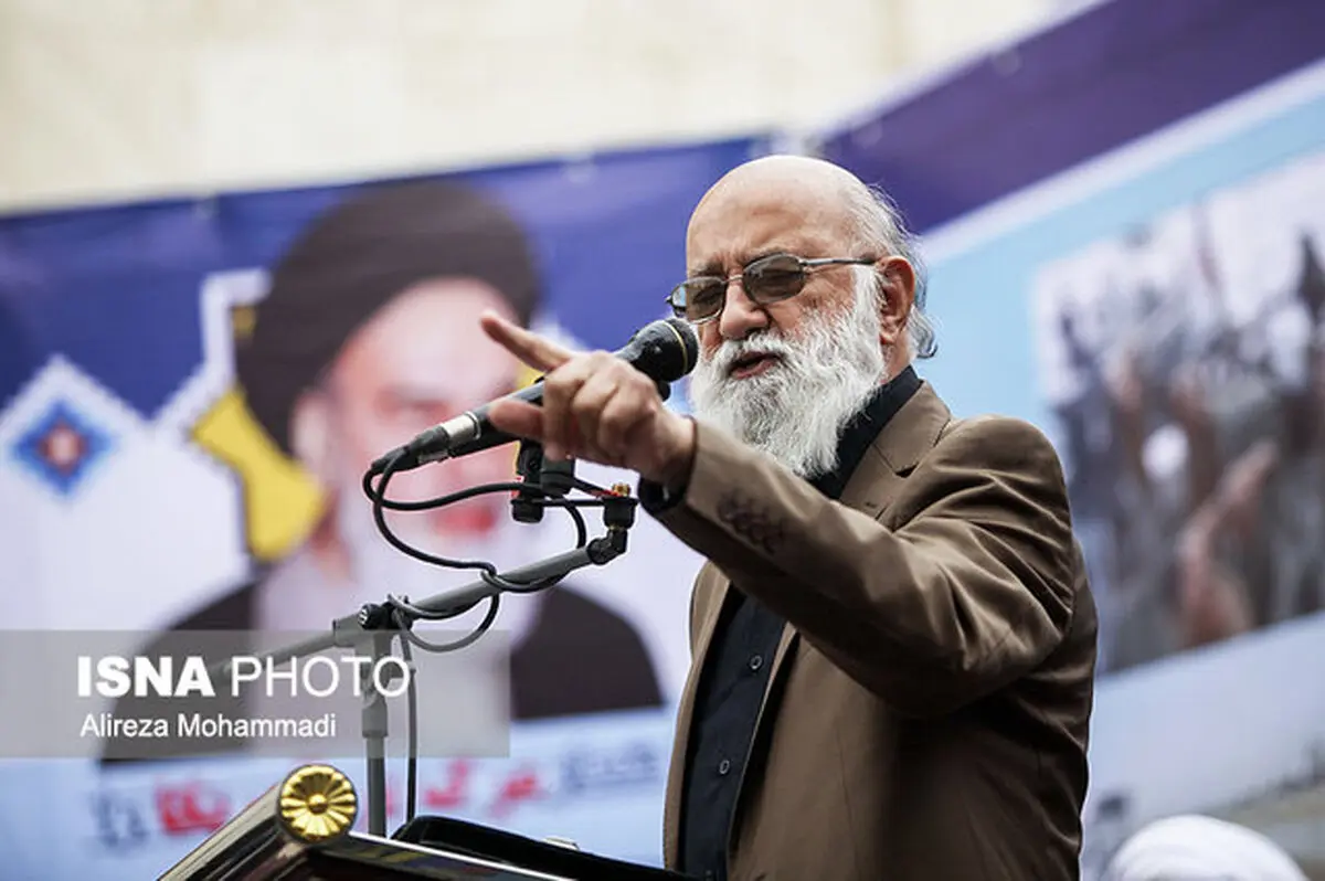 آمریکا با پول و خون مسلمین تجارت می کند /ایران از قدرت های نوظهور جهان است
