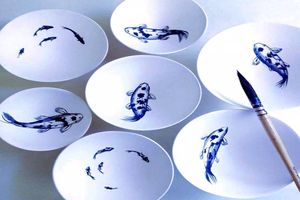 آموزش طرح و نقشی زیبا روی ظروف چینی ساده