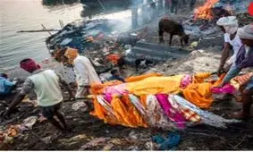 زنده شدن مرد 55 ساله هنگام مراسم خاکسپاری