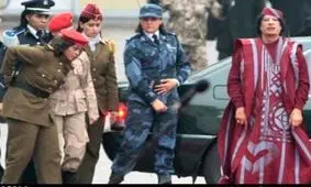 همه حرف و حدیثهای عجیب در مورد معمر قذافی/ از عشق مخفیانه به وزیر امور خارجه آمریکا تا ادعا در مورد رابطه جنسی با پسران و پوشیدن لباسهای زنانه/ آیا قذافی به ایران پیشنهاد داد که به عربستان حمله کند؟